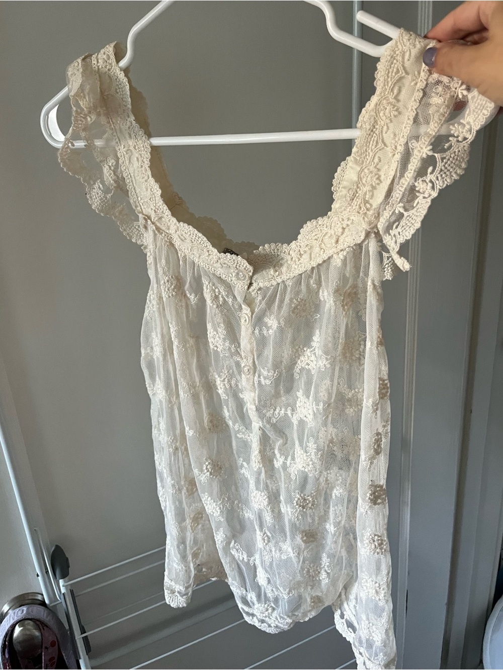 American Rag - Cream Lace- Floral with Button detail